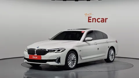 2022 BMW 5-Series 530e Luxury