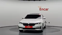 2022 BMW 5-Series 530e Luxury — фото 3
