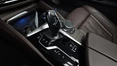 2022 BMW 5-Series 530e Luxury — фото 9