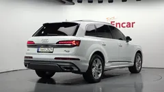 2022 Audi Q7 45 TDI Quattro Premium — фото 2