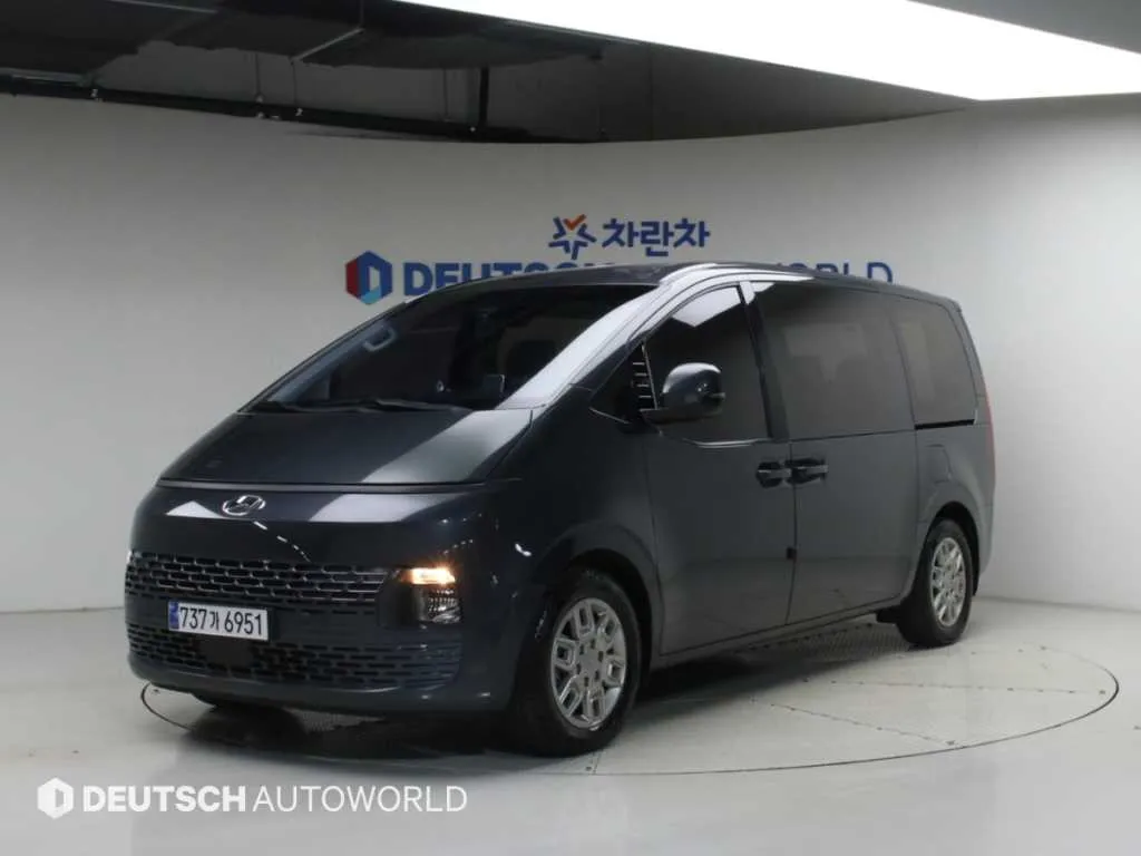 2022 Hyundai Staria Tourer 11-Seater