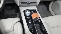 2022 Volvo XC90 T8 Ultimate Bright Hybrid — фото 9