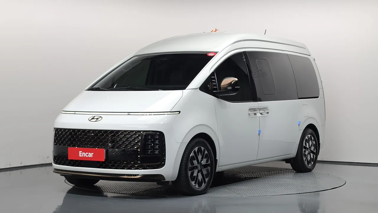 2022 Hyundai Staria 4WD Lounge 7-Seater