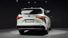 2022 Toyota Sienna 2.5 Hybrid 2WD, белый — фото 4