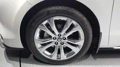 2022 Toyota Sienna 2.5 Hybrid 2WD, белый — фото 5