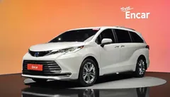 2022 Toyota Sienna 2.5 Hybrid 2WD, белый — фото 12