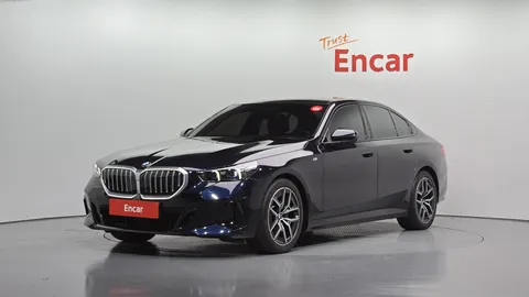 2024 BMW 5-Series 520i M Sport