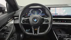 2024 BMW 5-Series 520i M Sport — фото 14