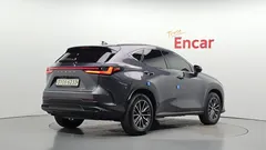 2022 Lexus NX Premium — фото 2