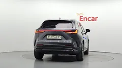 2022 Lexus NX Premium — фото 4