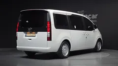 2023 Hyundai Staria Tourer 11-Seater — фото 2