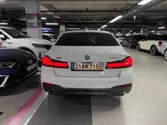 2022 BMW 5-Series 530i xDrive M Sport Package — фото 3