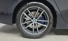 2023 BMW 5-Series 520i M Sport — фото 5