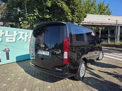 2022 Hyundai Staria Cargo 5-Seater — фото 2
