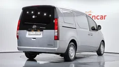 2023 Hyundai Staria Cargo 3-Seater — фото 2