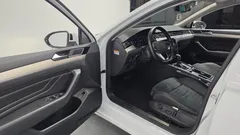 2022 Volkswagen Passat 2.0 TDI Premium — фото 10