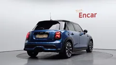 2022 Mini Cooper 5Door Classic — фото 2