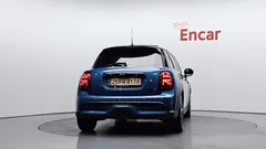 2022 Mini Cooper 5Door Classic — фото 4