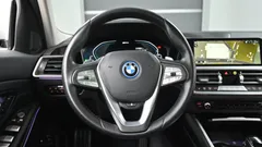 2022 BMW 3-Series 320e Luxury — фото 17