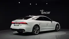 2022 Audi A7 55 TFSI Quattro Premium — фото 2