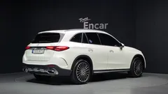 2023 Mercedes-Benz GLC-Class GLC300 4MATIC AMG Line — фото 2