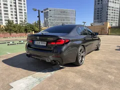 2022 BMW 5-Series M550i xDrive — фото 2