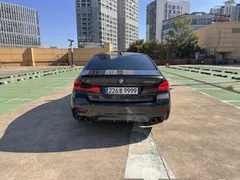 2022 BMW 5-Series M550i xDrive — фото 4