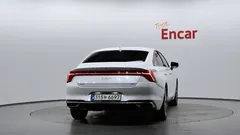 2023 Kia K8 Signature — фото 4