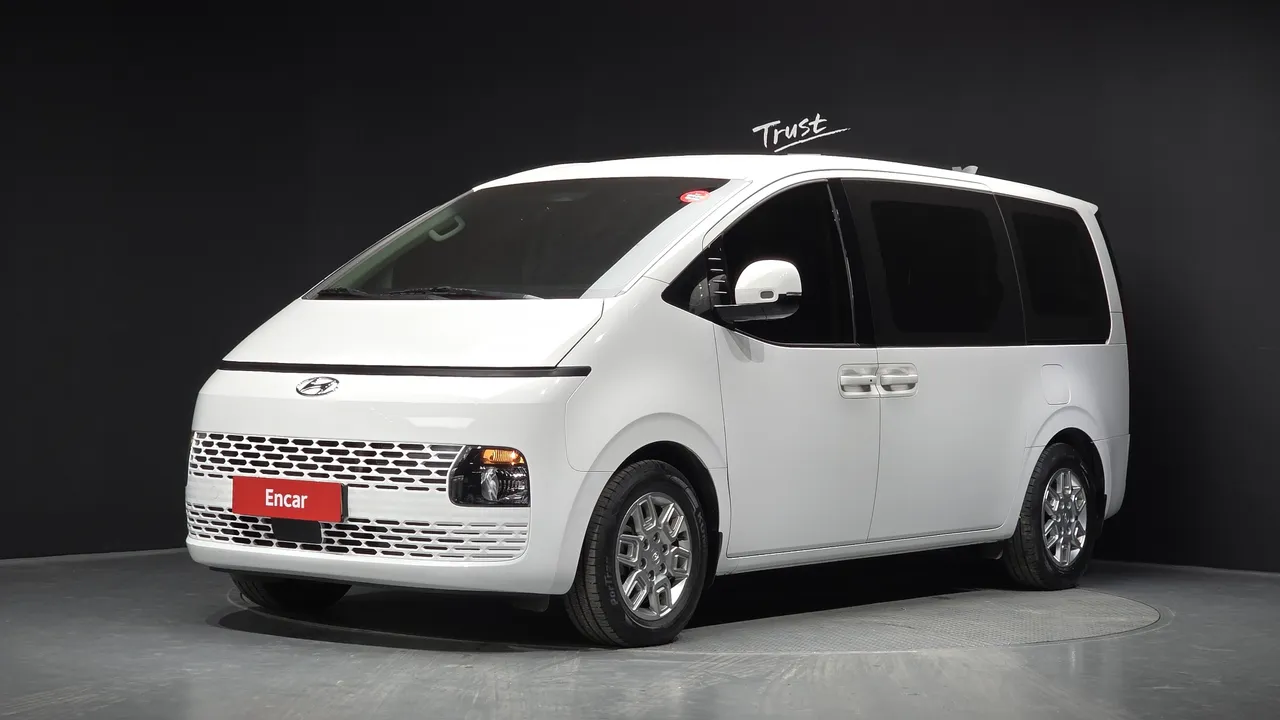 2023 Hyundai Staria Tourer 11-Seater