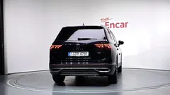2023 Volkswagen Tiguan 2.0 TSI Prestige — фото 4