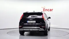 2023 Kia Niro Signature — фото 4