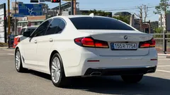 2023 BMW 5-Series 520i Luxury — фото 2