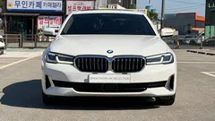 2023 BMW 5-Series 520i Luxury — фото 3