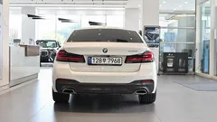 2023 BMW 5-Series 530i M Sport Package — фото 4
