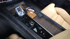 2024 Volvo XC60 B5 Ultimate Bright — фото 9