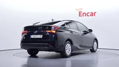 2022 Toyota Prius 1.8, чёрный — фото 2