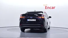 2022 Toyota Prius 1.8, чёрный — фото 4