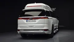 2022 Kia Carnival Diesel 9-Seater Hi-Limousine — фото 4