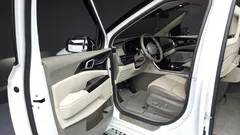2022 Kia Carnival Diesel 9-Seater Hi-Limousine — фото 10