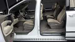 2022 Kia Carnival Diesel 9-Seater Hi-Limousine — фото 11