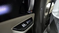 2022 Kia Carnival Diesel 9-Seater Hi-Limousine — фото 16