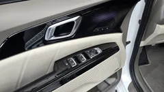 2022 Kia Carnival Diesel 9-Seater Hi-Limousine — фото 18
