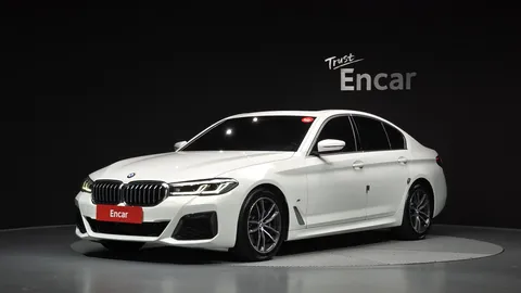 2022 BMW 5-Series 520i M Sport
