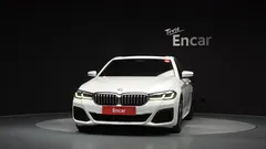 2022 BMW 5-Series 520i M Sport — фото 3