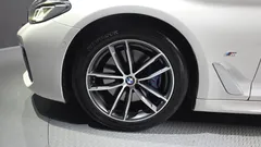 2022 BMW 5-Series 520i M Sport — фото 5