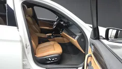 2022 BMW 5-Series 520i M Sport — фото 15