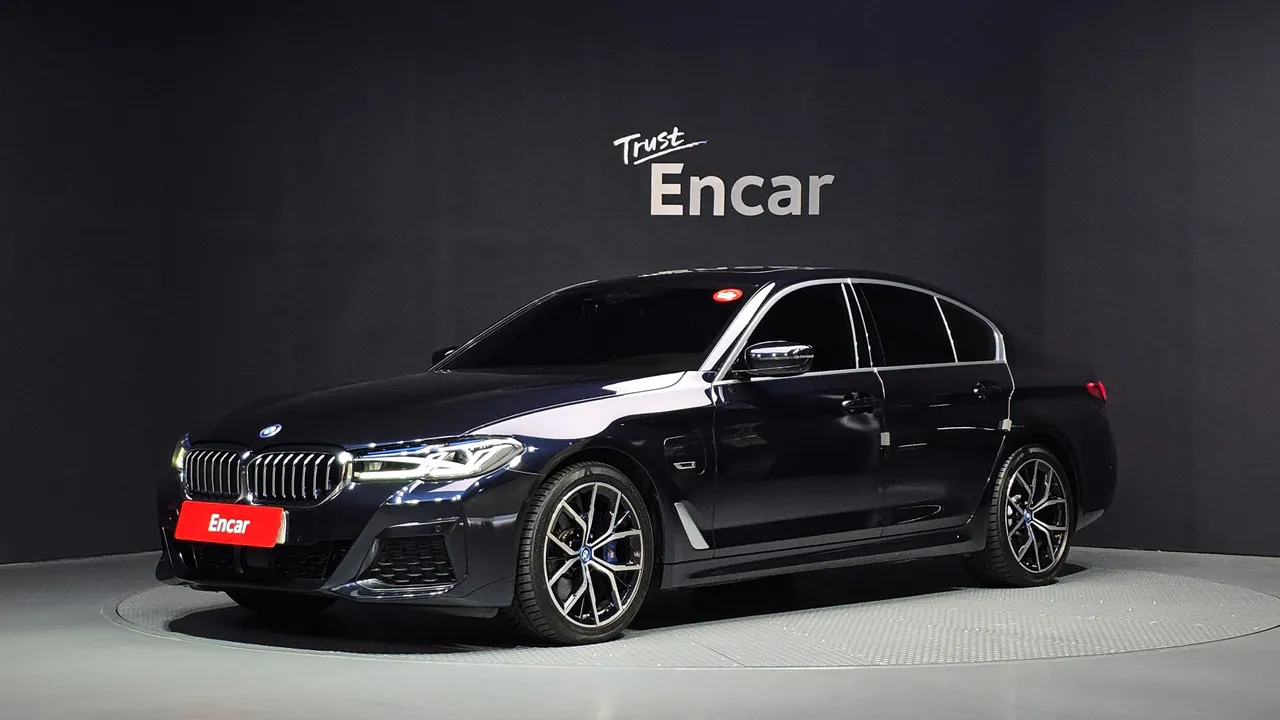 2022 BMW 5-Series 530e M Sport