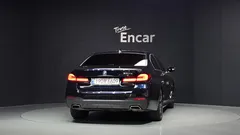 2022 BMW 5-Series 530e M Sport — фото 4