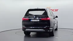 2022 BMW X7 xDrive 40i Design Pure Excellence 7-Seater — фото 4