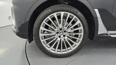 2022 BMW X7 xDrive 40i Design Pure Excellence 7-Seater — фото 5